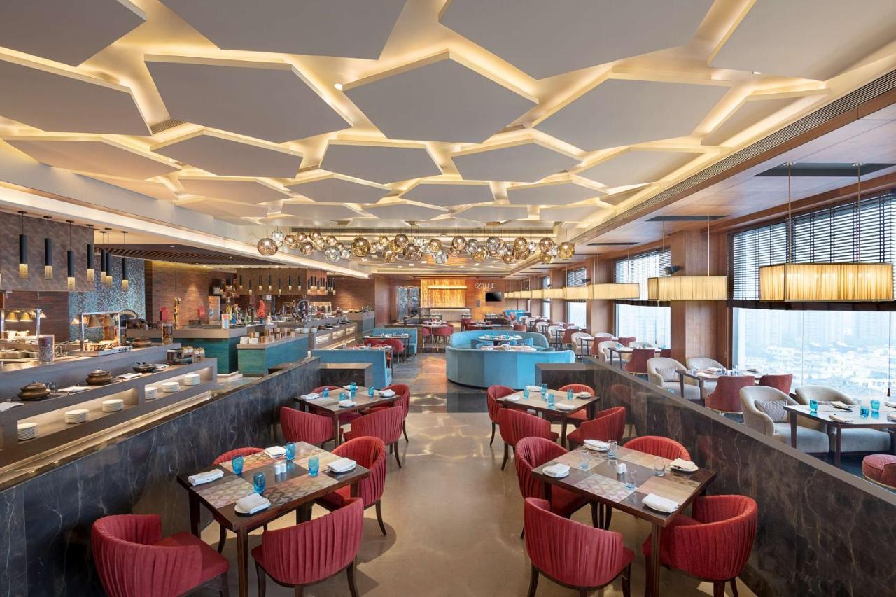 Отель Radisson Blu Towers Kaushambi Delhi Ncr Газиабад Экстерьер фото The restaurant